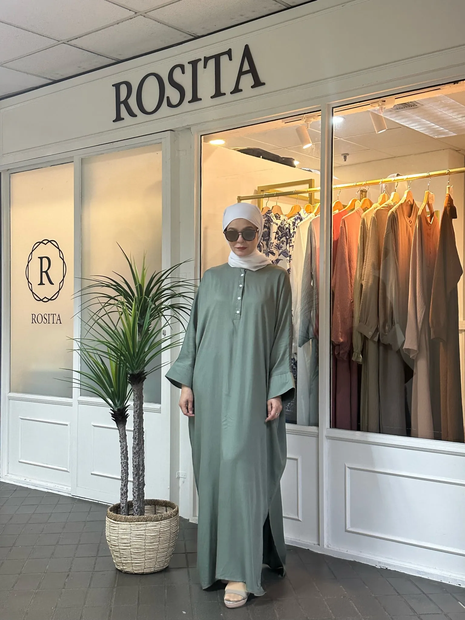 Dahlia Kaftan in Moss Green