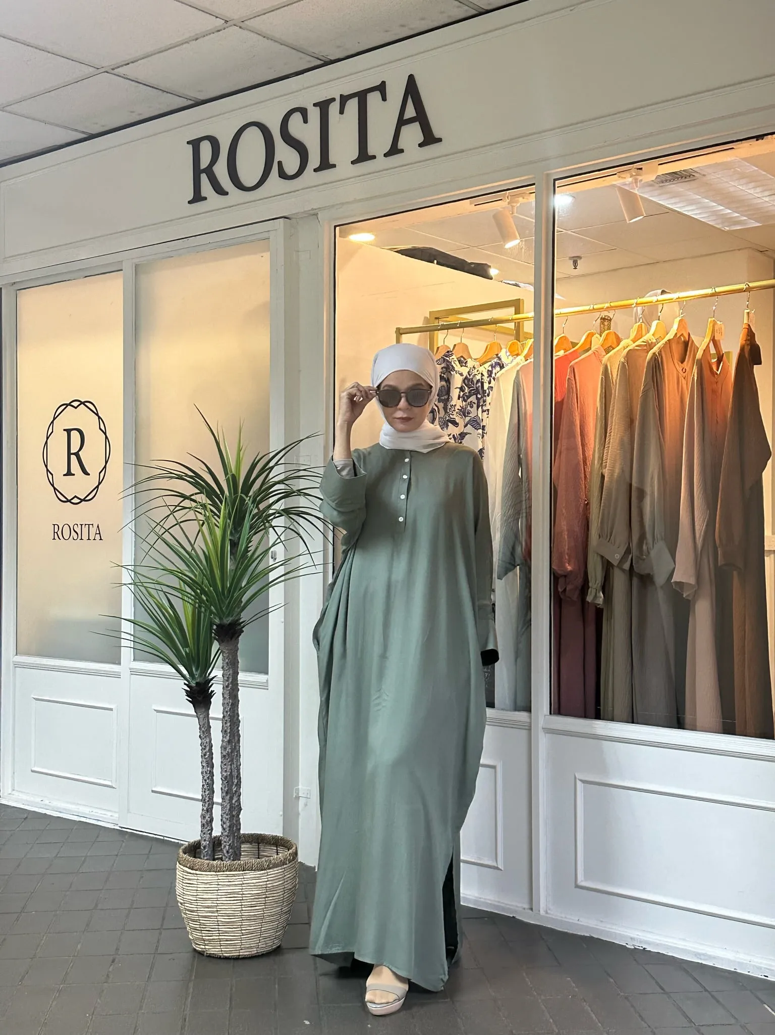 Dahlia Kaftan in Moss Green