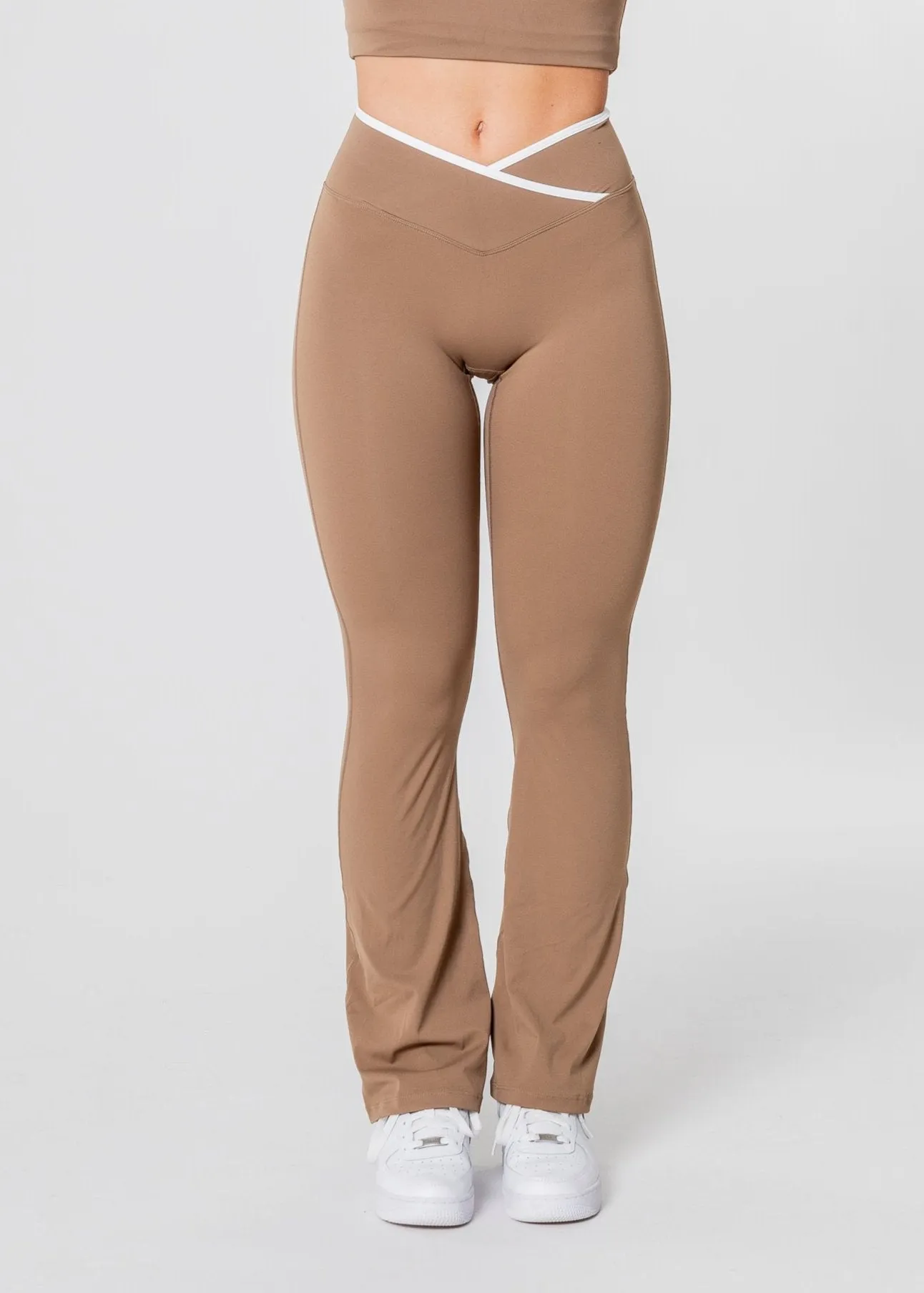 DYNAMIC Flared V-Waist Leggings